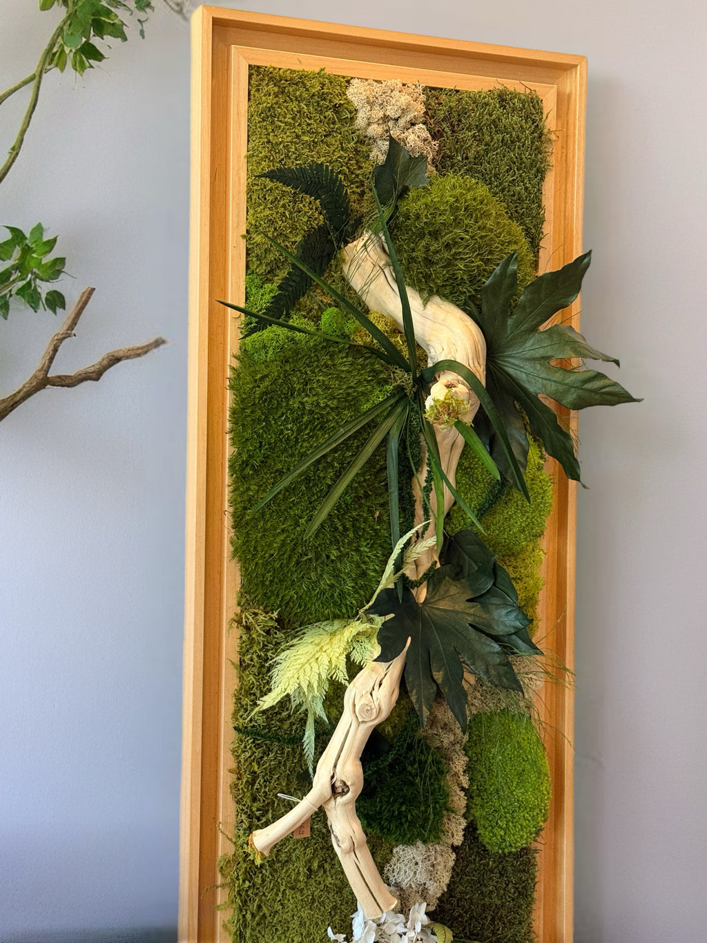 Grand cadre végétal mural– Caisse américaine – Œuvre végétale verticale 100 cm – Décoration murale nature chic