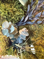 Cadre végétal stabilisé vertical en écorce naturelle  Tableau végétal mural avec mousse et feuillages  Décoration murale nature