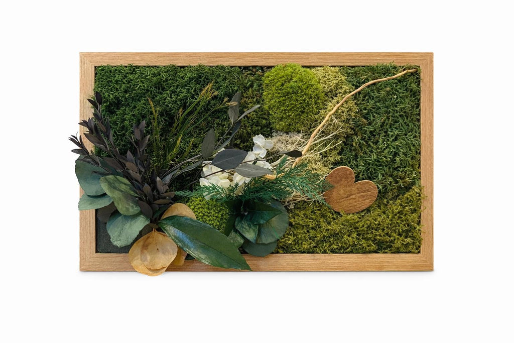 Cadre végétal mousse stabilisée, hortensia et eucalyptus  Décoration murale naturelle et élégante